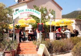 [CAVALAIRE LES OLIVIERS] Restaurant le pin parasol